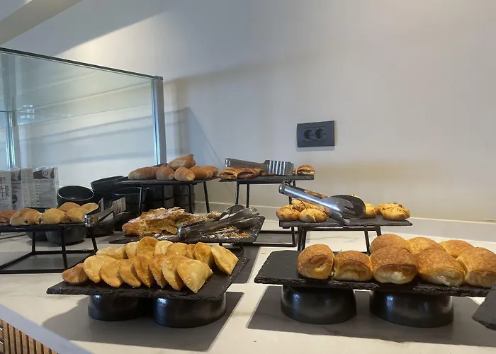 Minos Ambassador & - Adults Only