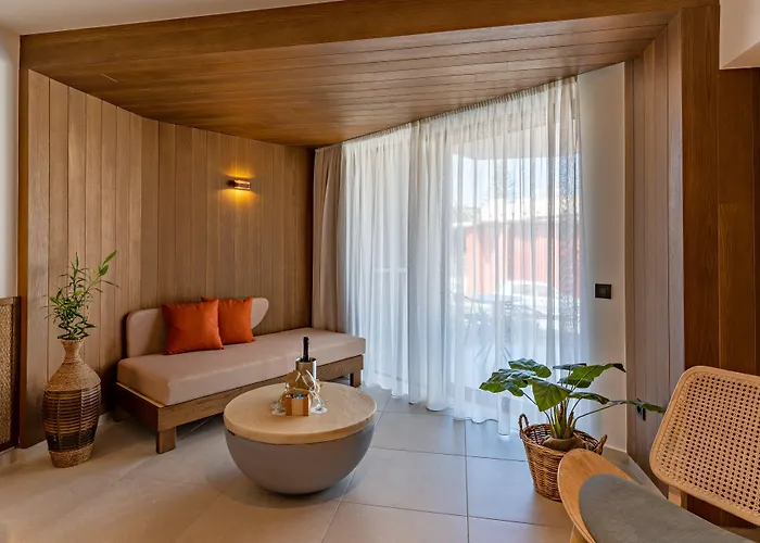 Minos Ambassador & - Adults Only