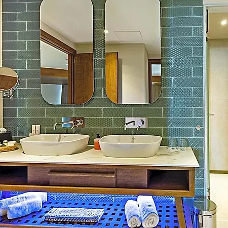 Minos Ambassador & - Adults Only 5*